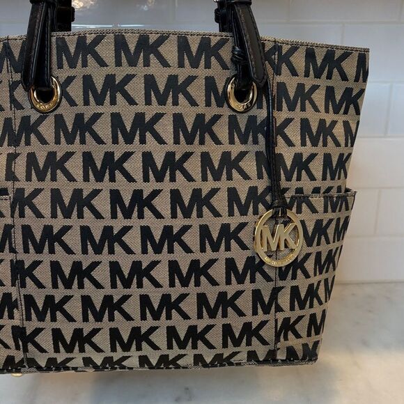 Michael Kors Jet Set Monogram Canvas Leather Tote - Picture 3 of 16